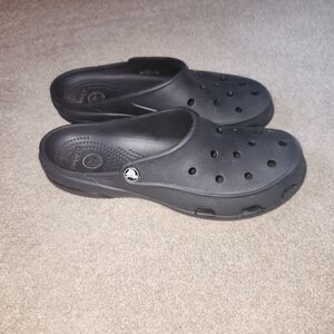 CROCS Classic Black Clogs